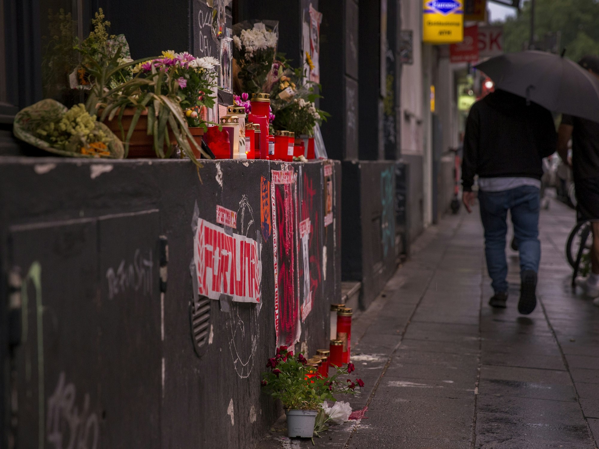 Gedenkstätte für getöteten Joel auf der Zülpicher Straße in Köln.