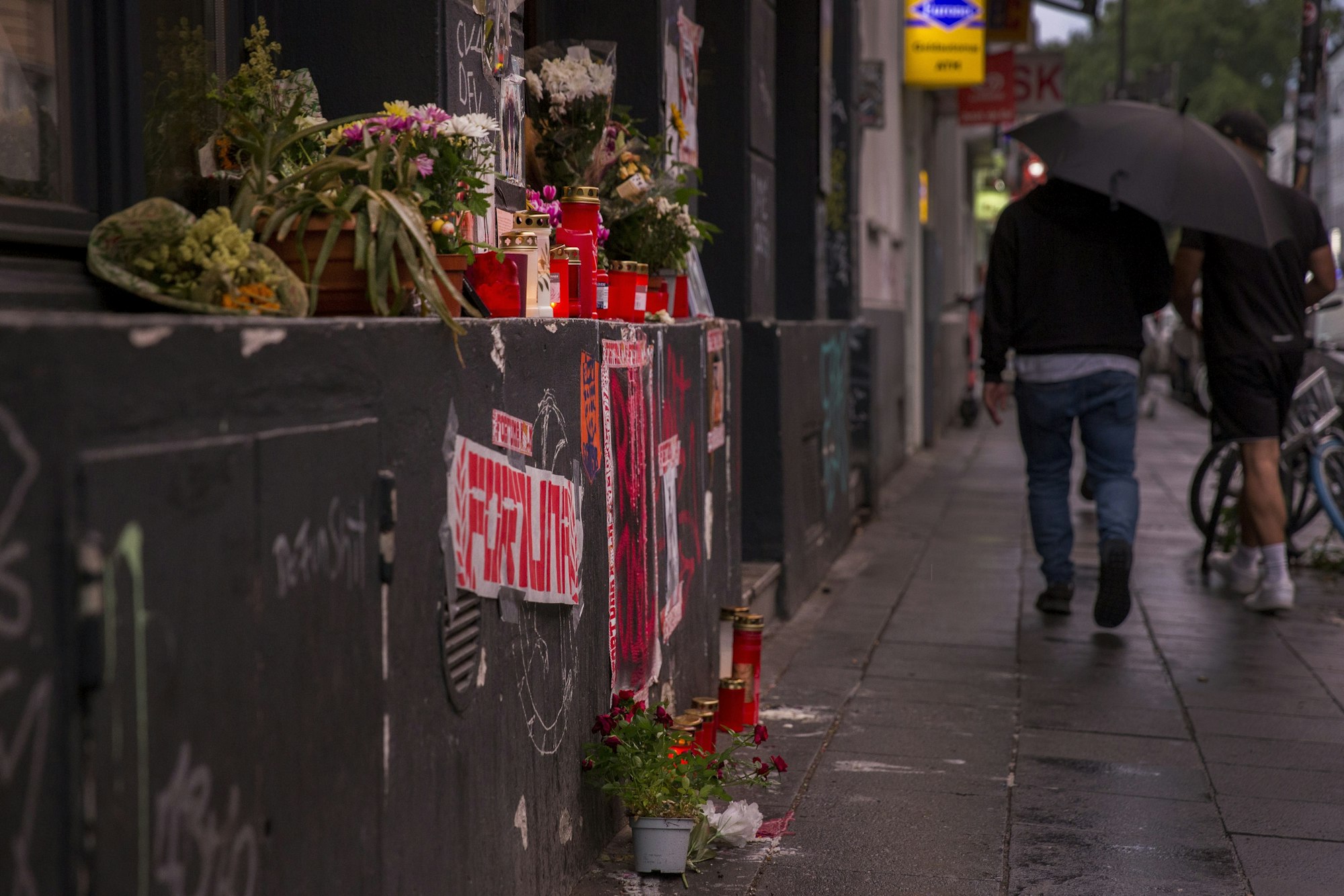 Gedenkstätte für getöteten Joel auf der Zülpicher Straße in Köln.