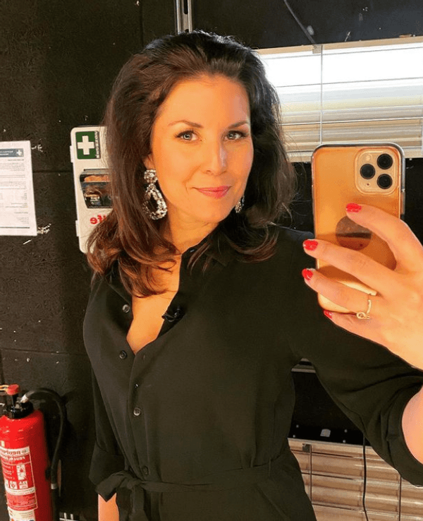 Sat.1-Frühstücksfernsehen-Moderatorin Vanessa Blumhagen, hier auf einem Selfie vom 7. Juni 2021, zeigt auf Instagram ihre Bauch-Narbe.