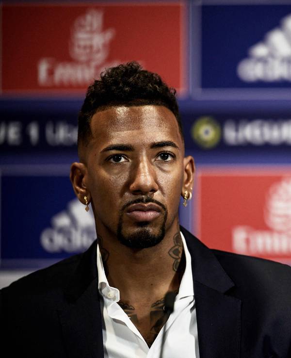 Jérome Boateng bei seiner offiziellen Vorstellung bei Olympique Lyon