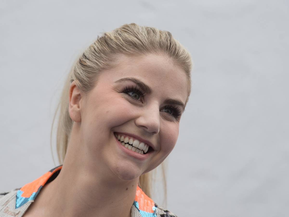 Schlagersängerin Beatrice Egli, hier im Europapark in Rust, stand kurz vor einem Burnout. In ihrer YouTube-Dokumentation erzählt sie jetzt ihre Geschichte.