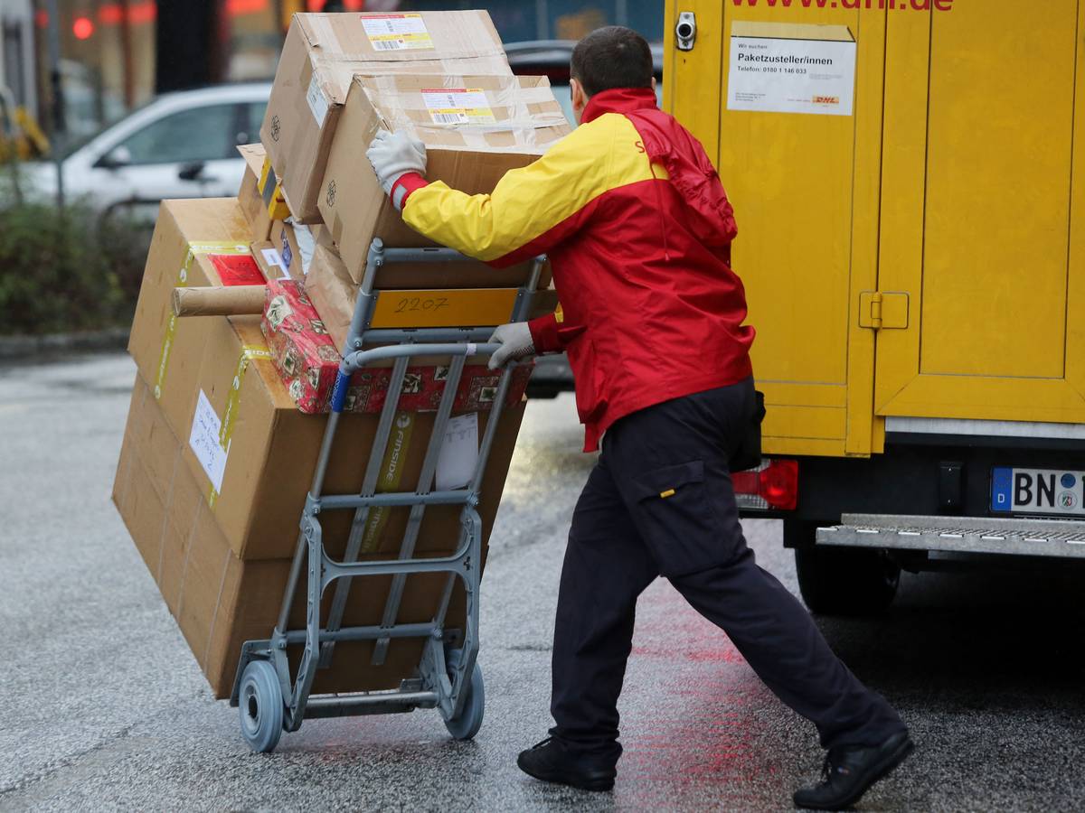 Die Notiz eines DHL-Fahrers (hier ein Symbolfoto von 2014) sorgt im Netz für Furore.