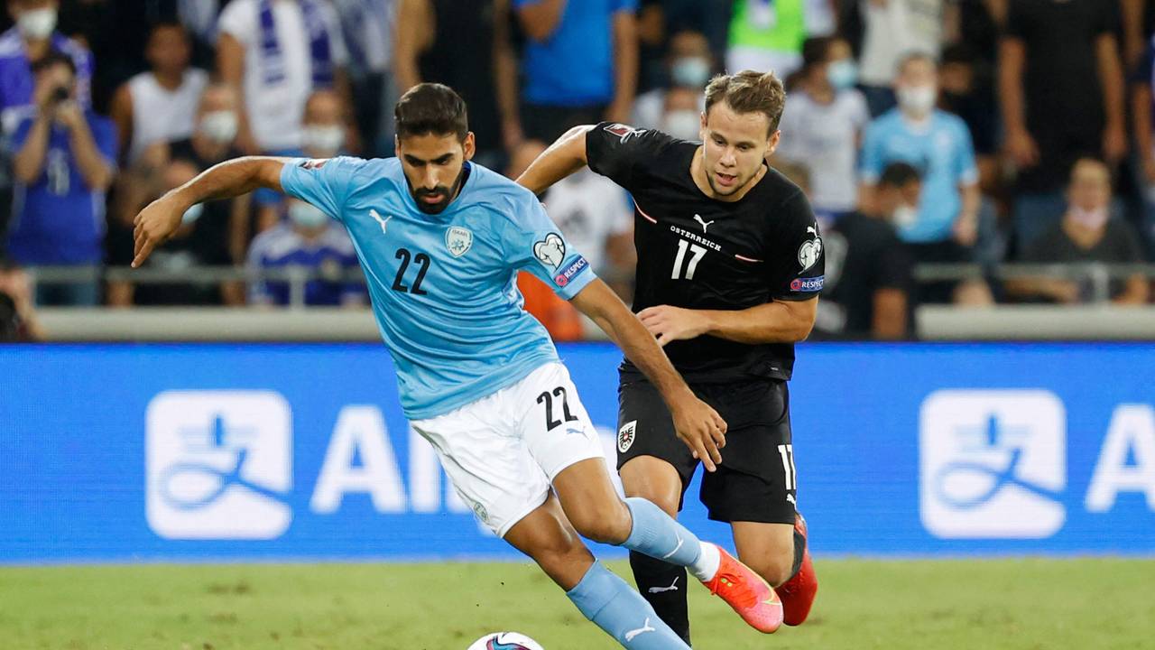 Israels Ofir Davidzada (L) gegen Louis Schaub.