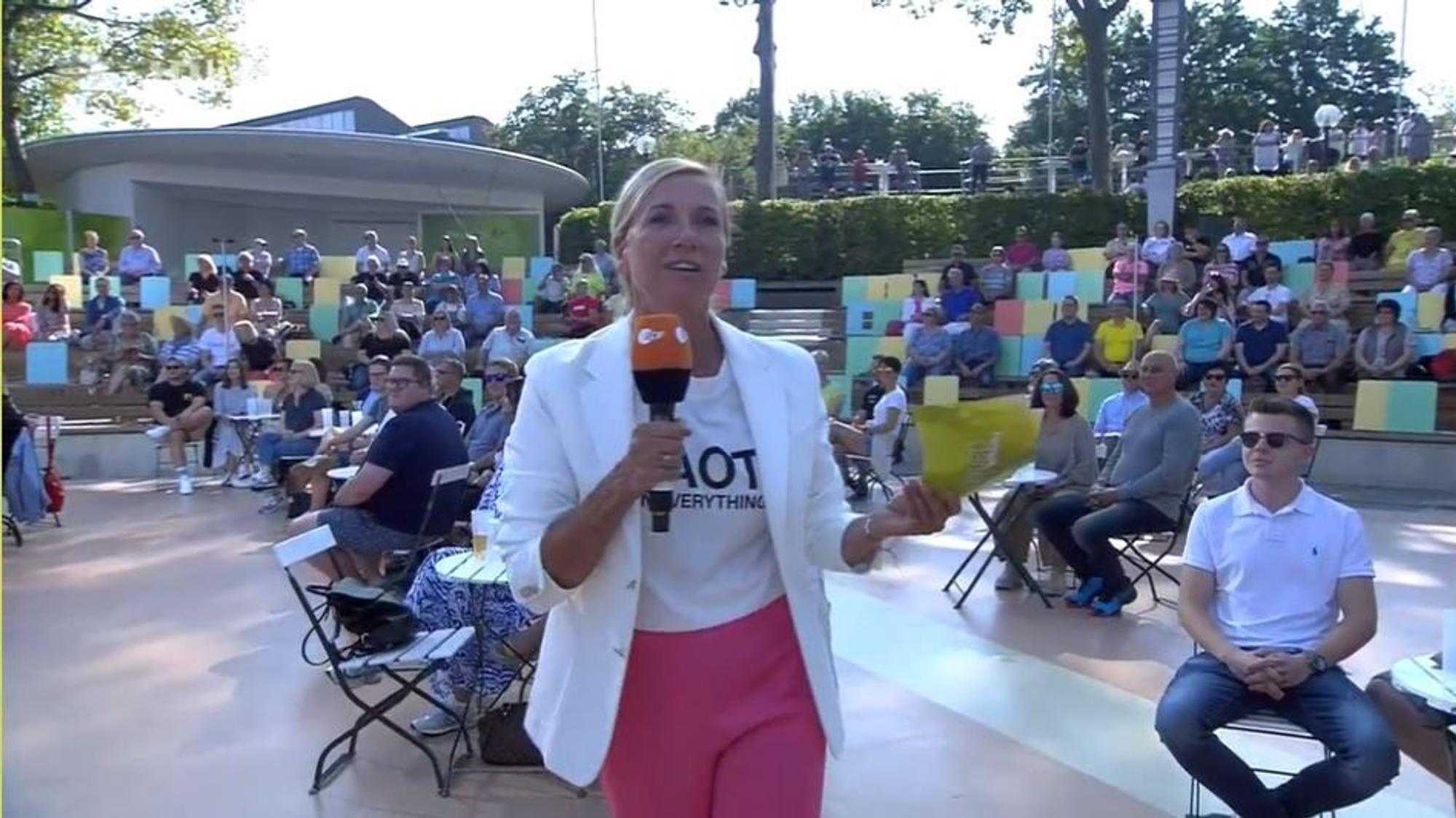 Andrea Kiewel moderiert den ZDF-Fernsehgarten am 5.9.2021 +++ Screenshot zur Berichterstattung erstellt