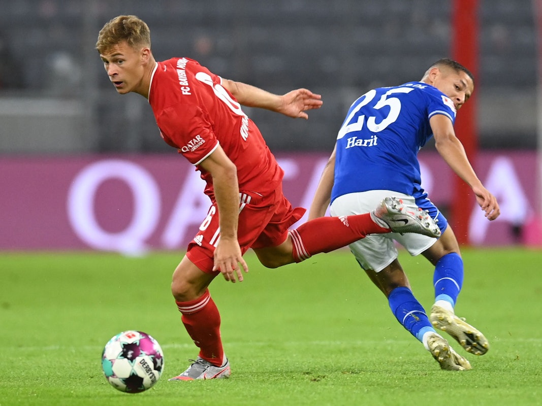 Joshua Kimmich (l) und Schalkes Amine Harit in Aktion.