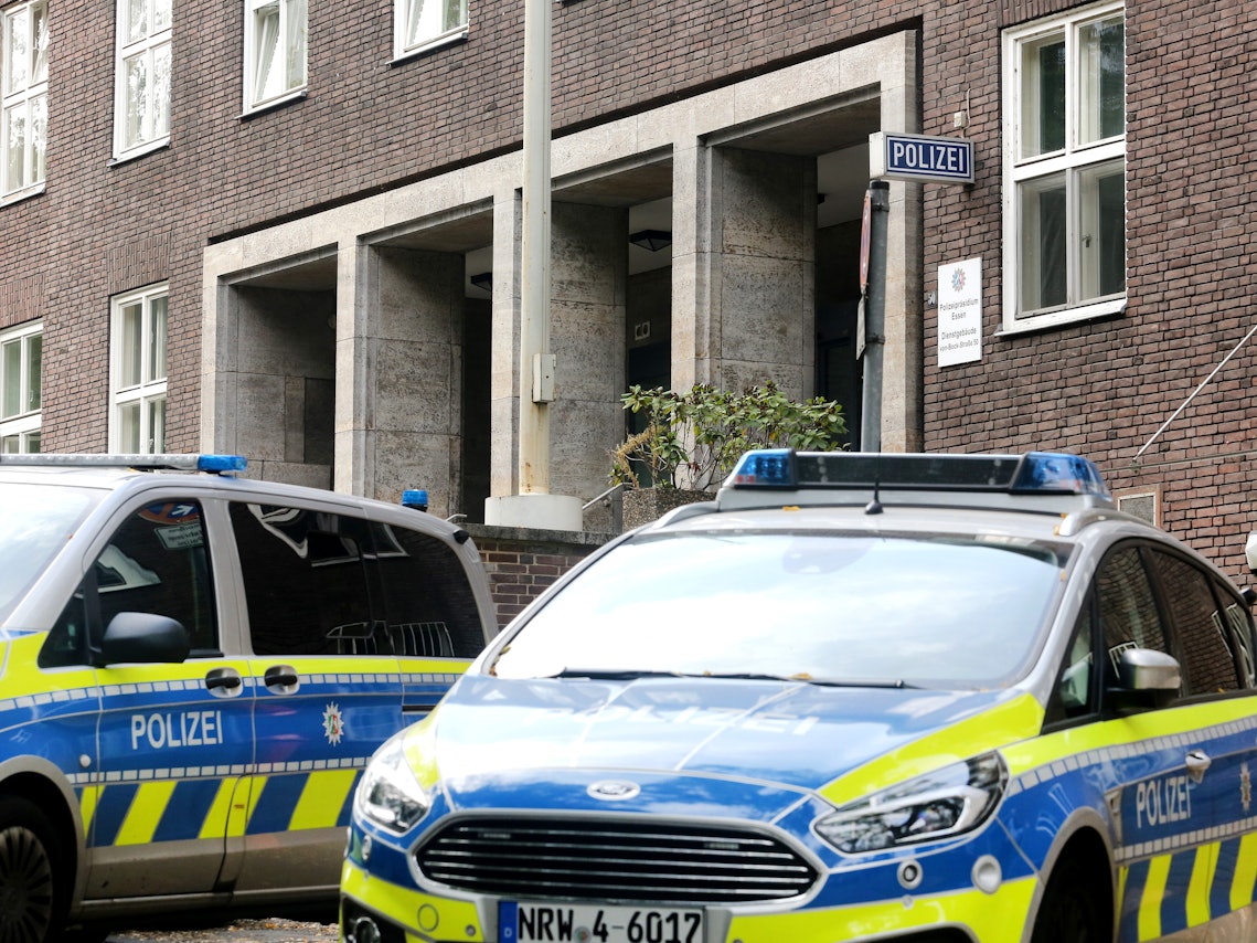 Bluttat in NRW: Zwei Menschen wurden offenbar von einem Familienmitglied erschossen. Unser Symbolbild wurde 2020 in Mülheim an der Ruhr geschossen.