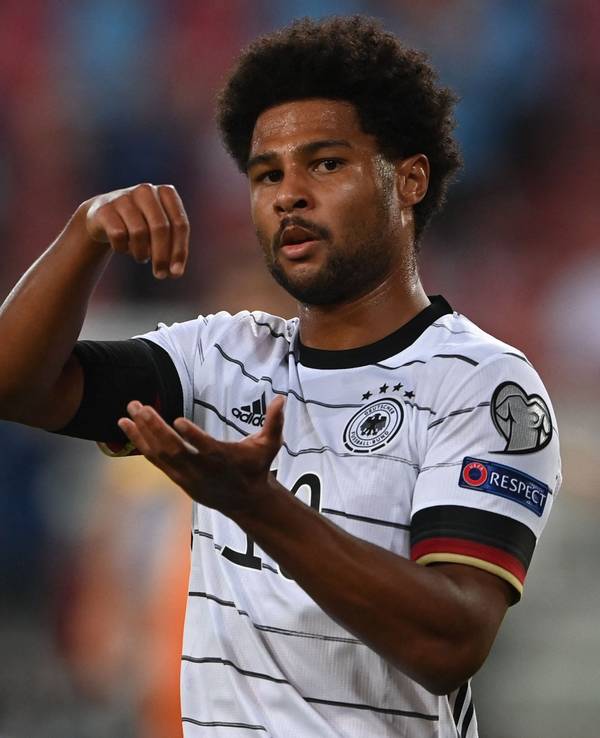 Serge Gnabry feiert sein Tor beim Länderspiel gegen Armenien.