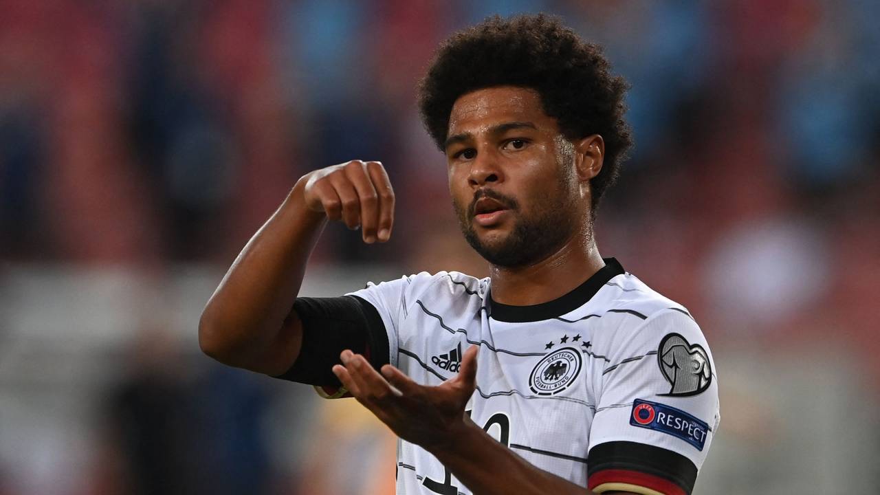 Serge Gnabry feiert sein Tor beim Länderspiel gegen Armenien.