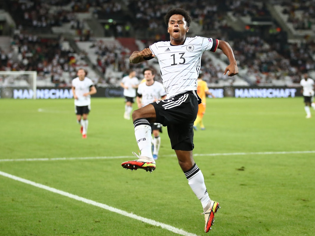 Deutschlands Karim Adeyemi jubelt nach seinem Treffer zum 6:0.