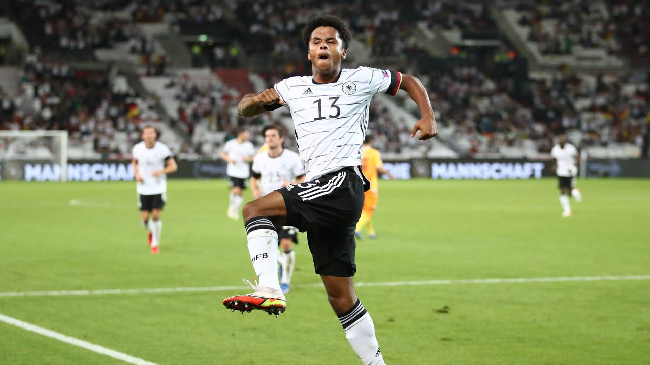 Deutschlands Karim Adeyemi jubelt nach seinem Treffer zum 6:0.