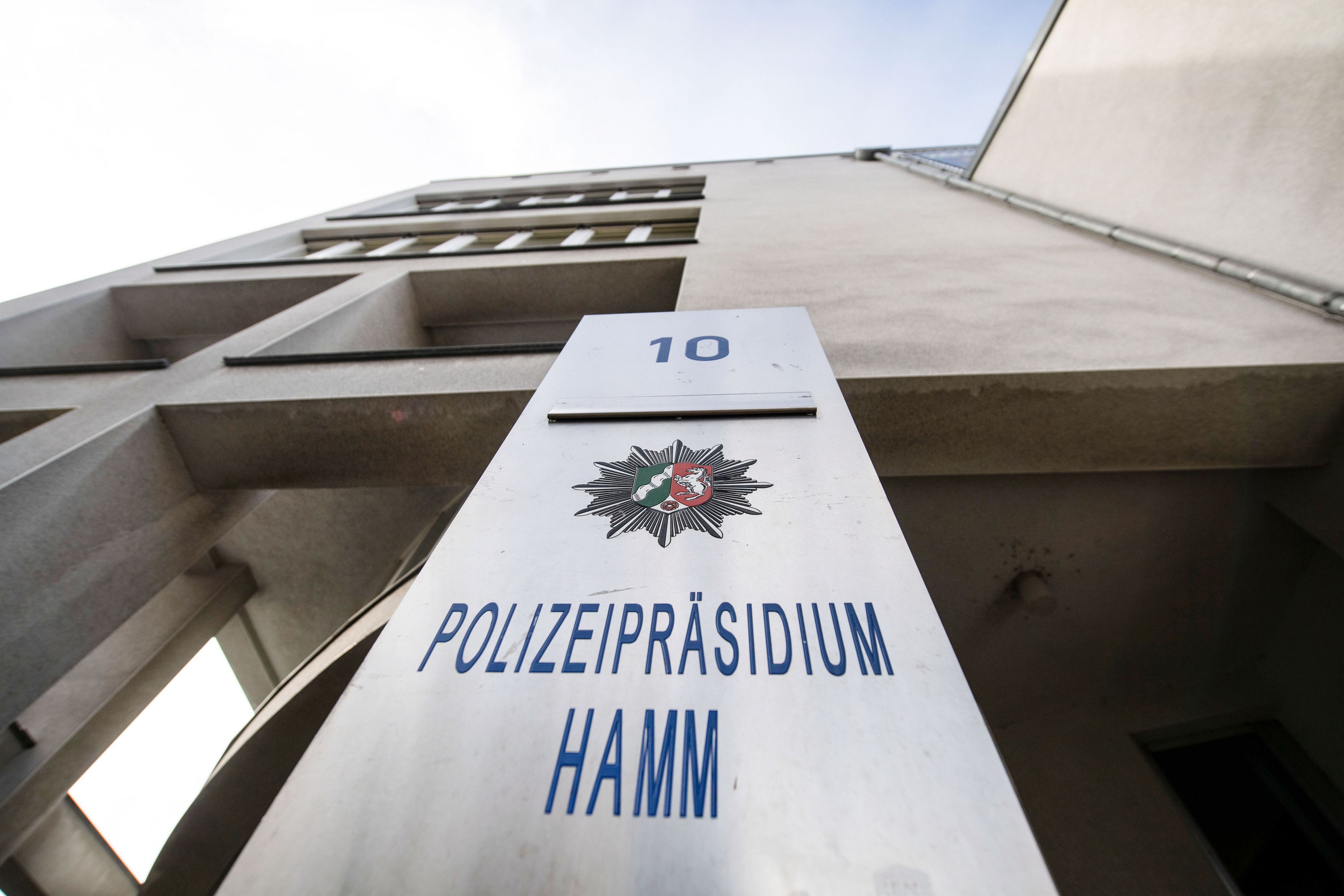 Das Schild des Polizeipräsidiums Hamm.