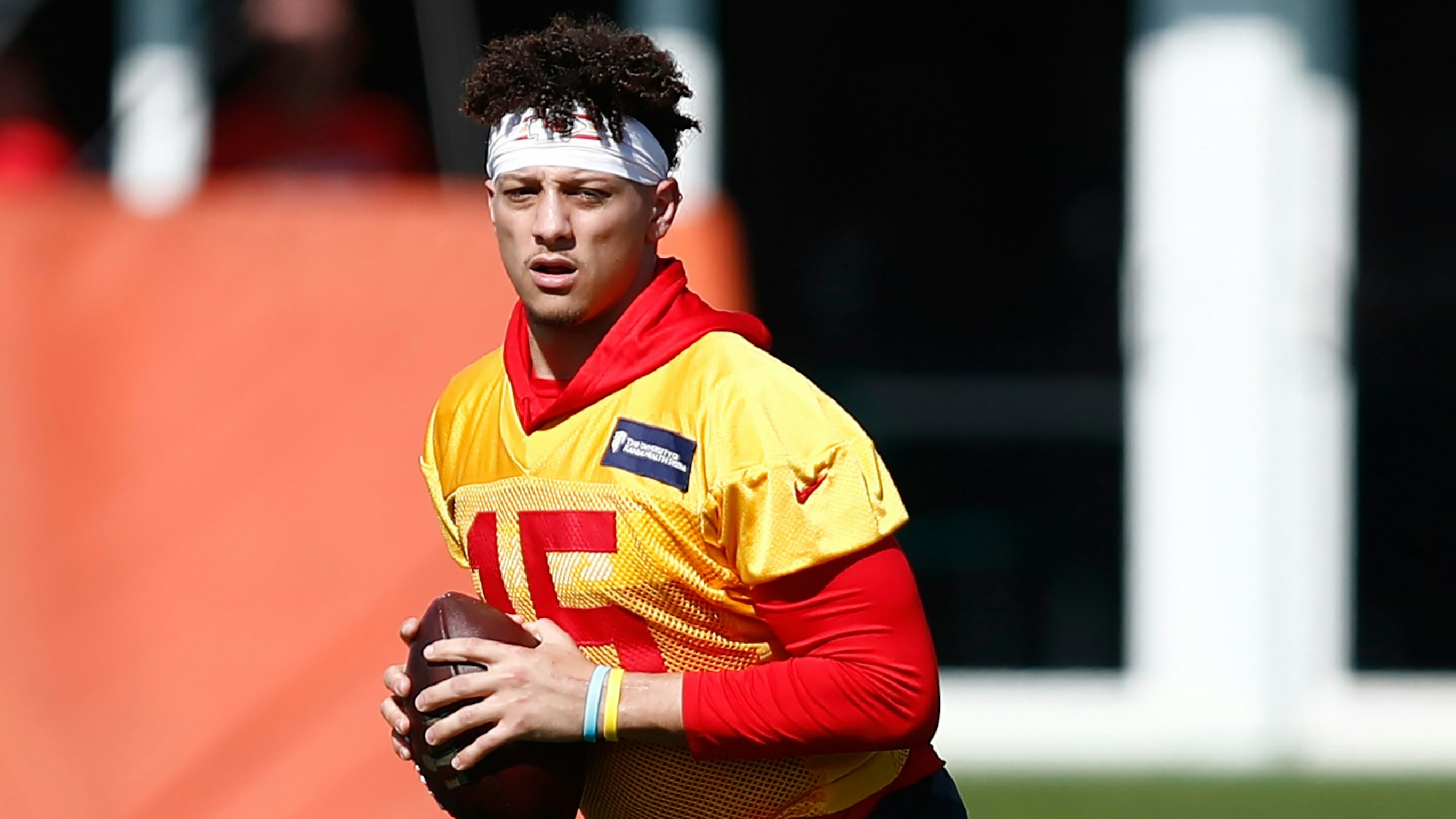 Kansas City Chiefs Quarterback Patrick Mahomes in Aktion beim Training.