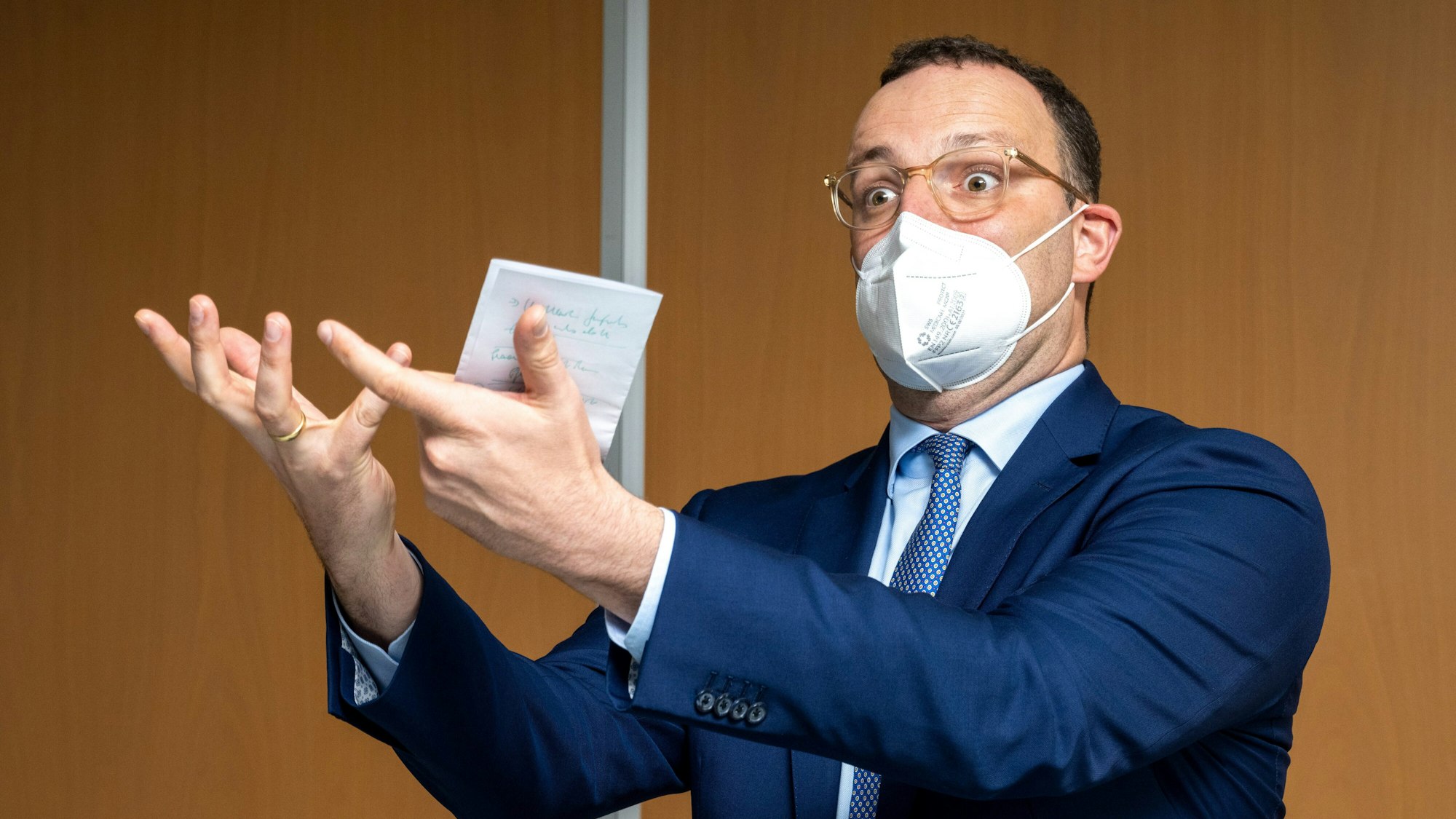 Jens Spahn (CDU), Bundesminister für Gesundheit, ruft die Deutschen zur Impfung gegen das Coronavirus auf.