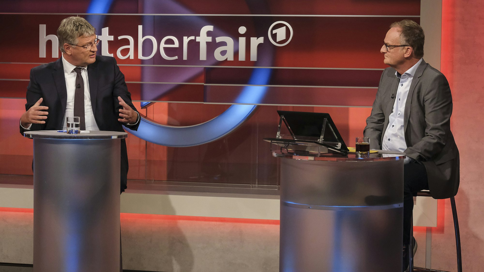 Nach einem Konter von Moderator Frank Plasberg (r.) wurde AfD-Sprecher Jörg Meuthen kleinlaut und musste sogar die eigene Partei kritisieren.