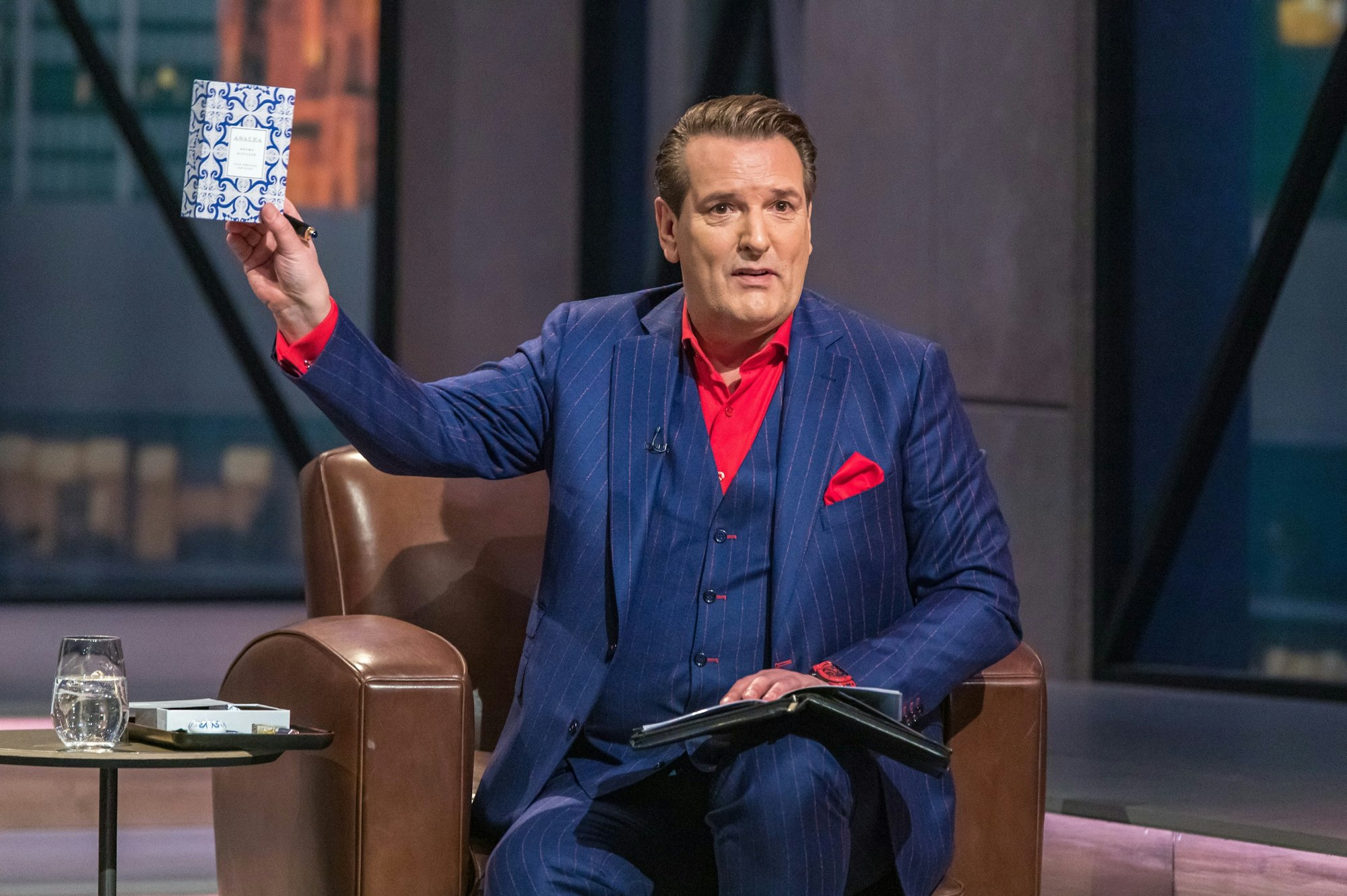 Foto aus TVNOW von Ralf Dümmel bei der Jubiläumsstaffel von „Die Höhle der Löwen“ vom 06. September 2021
