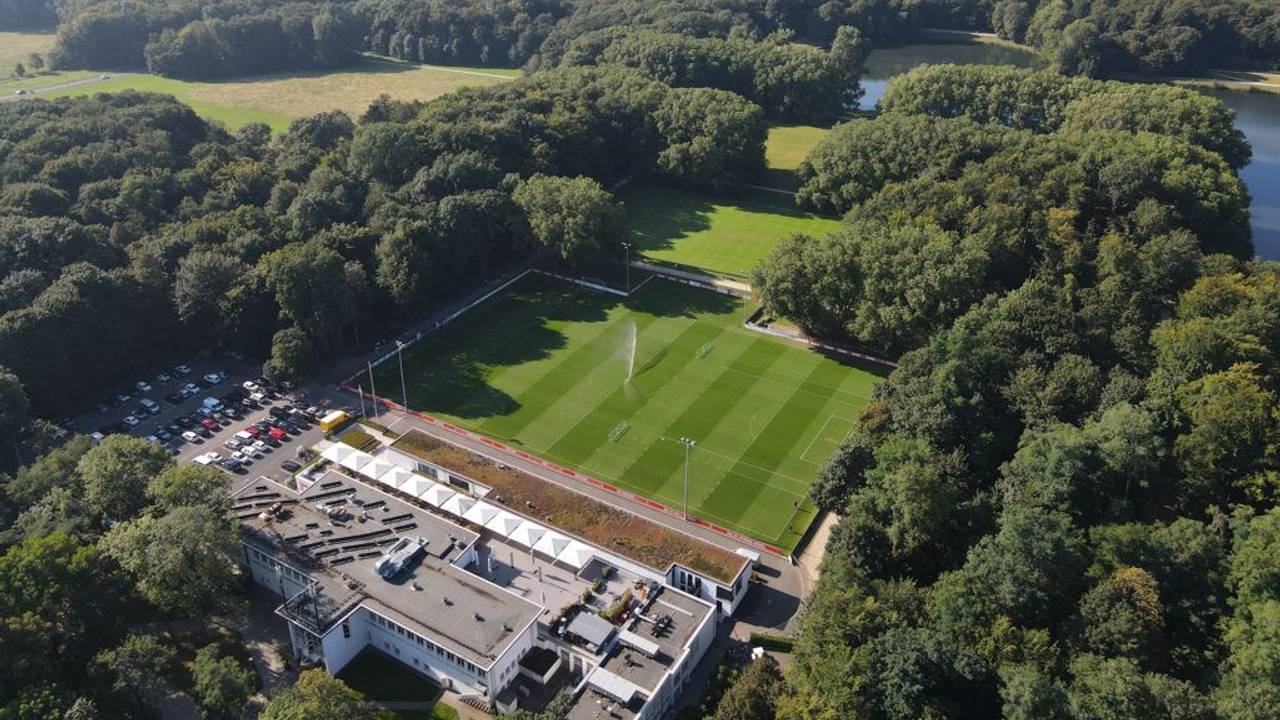 Ein Drohnenbild vom Geißbockheim am 8. September 2021. Foto von Eduard Bopp