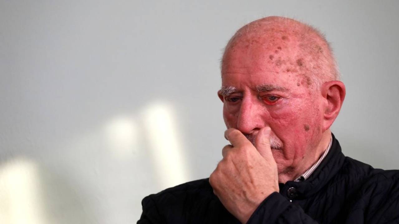 Werner Hansch bricht bei Loss mer Schwade in Tränen aus.