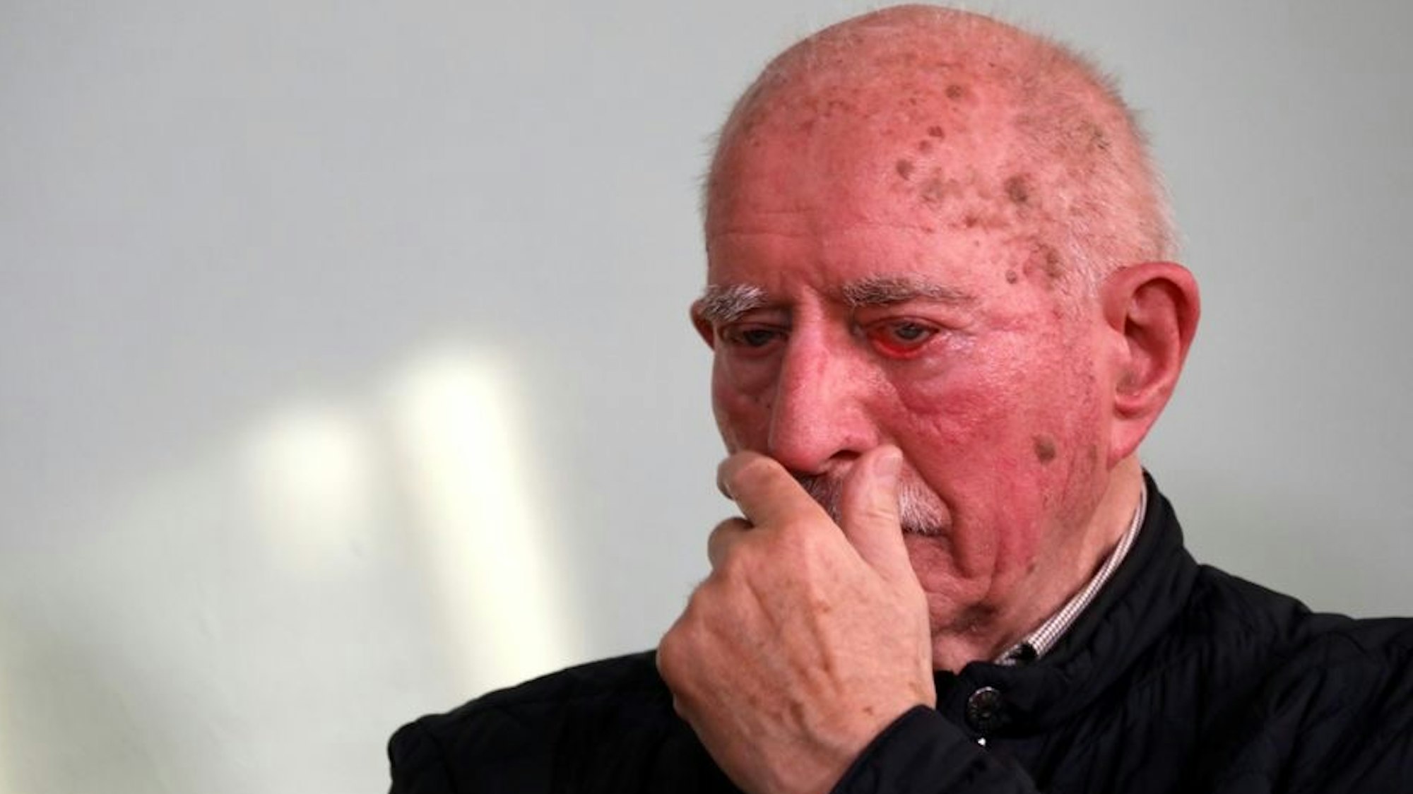 Werner Hansch bricht bei Loss mer Schwade in Tränen aus.