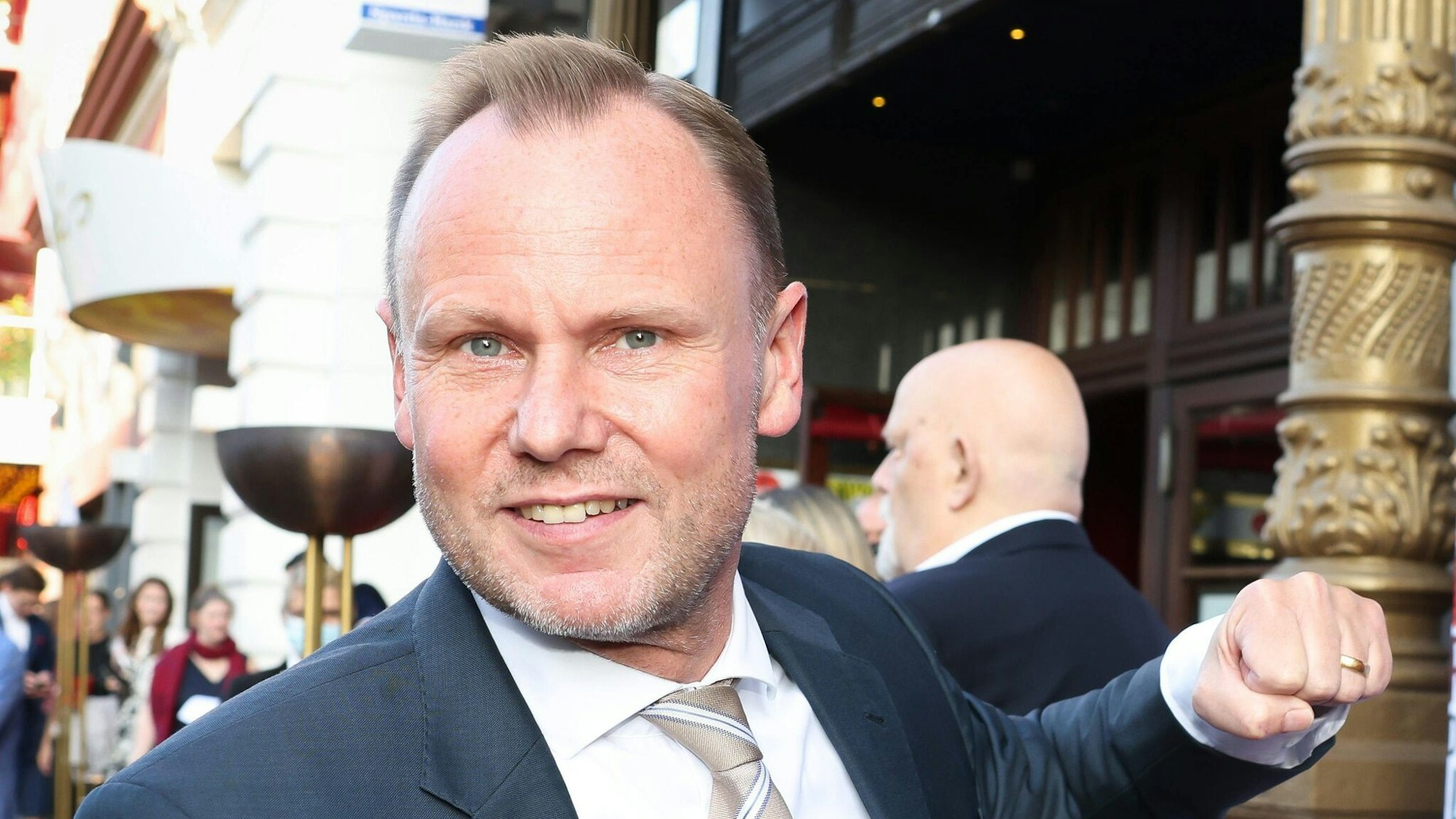 Andy Grote, hier am 1. September 2021 bei der Jubiläumsgala des Schmidts Tivoli Theaters in Hamburg, wurde auf Twitter von einem Internetnutzer beleidigt.