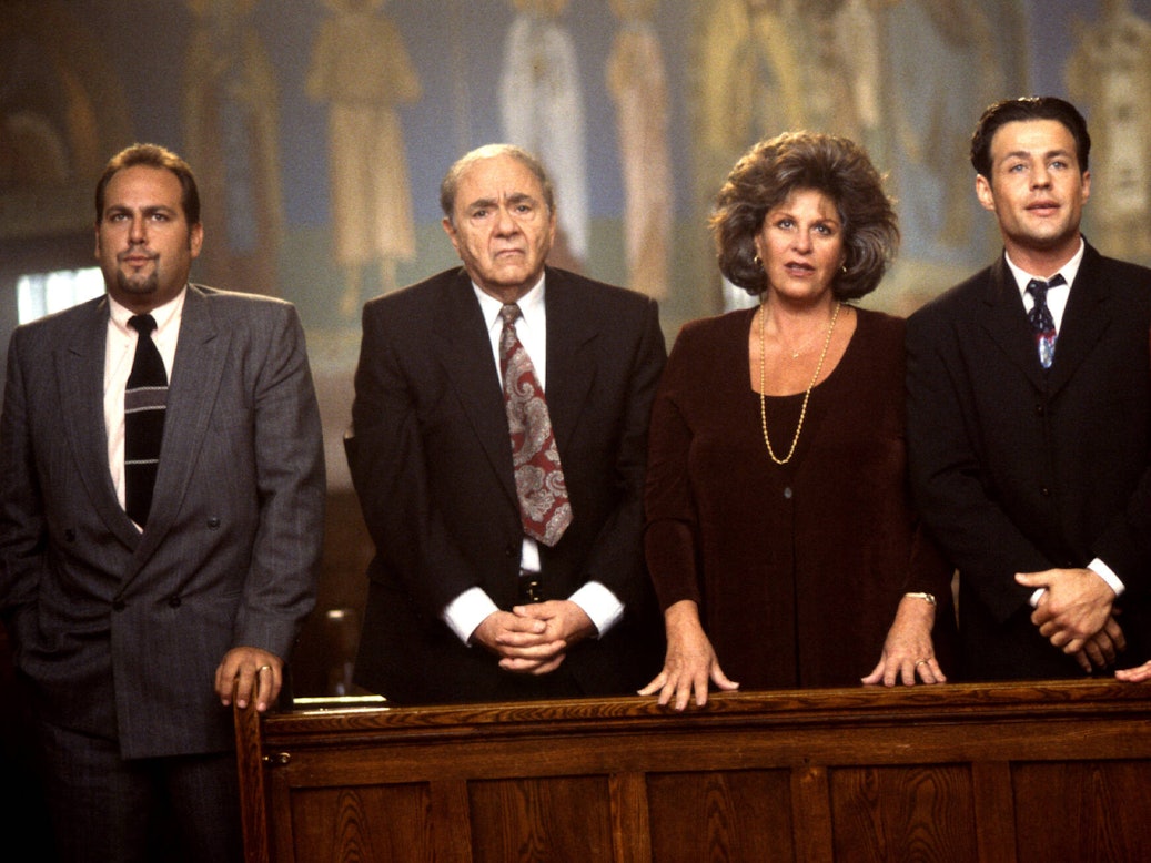 Michael Constantine neben Lainie Kazan, Louis Mandylor und Nia Vardalos 2002 in „My Big Fat Greek Wedding“.