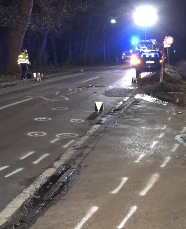 Die Unfallstelle in Lähden (Niedersachsen), an der am Februar 2020 ein 59 Jahre alter Fußgänger von einem Auto angefahren und tödlich verletzt wurde.