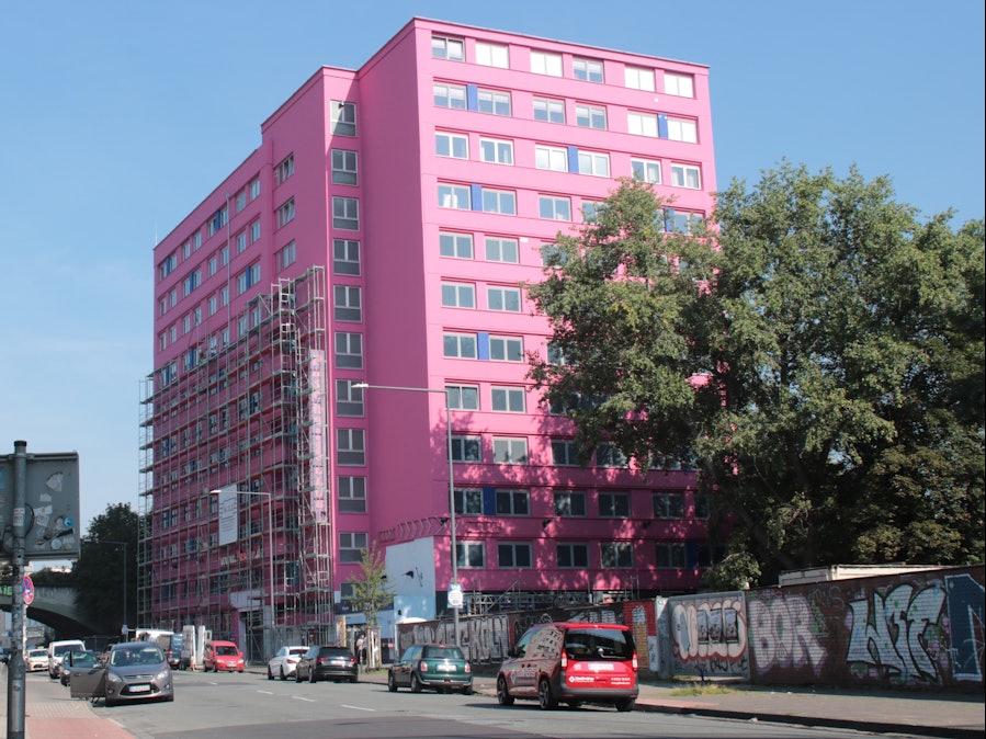 Das Gebäude des Pascha-Bordells wurde pink gestrichen.