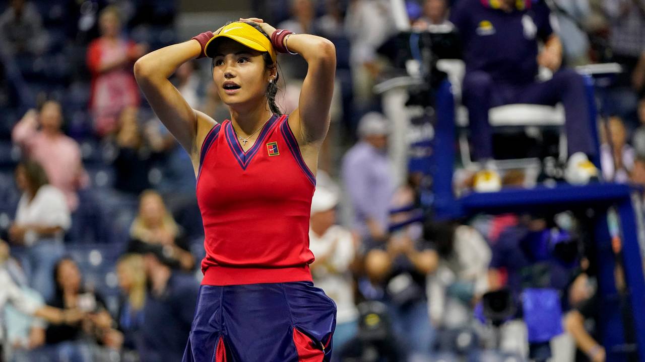 09.09.2021, USA, New York: Tennis: Grand Slam/WTA-Tour - US Open, Einzel, Damen, Halbfinale, Raducanu (UK) - Sakkari (Griechenland): Raducanu reagiert nach ihrem Sieg. Foto: Frank Franklin II/AP/dpa +++ dpa-Bildfunk +++