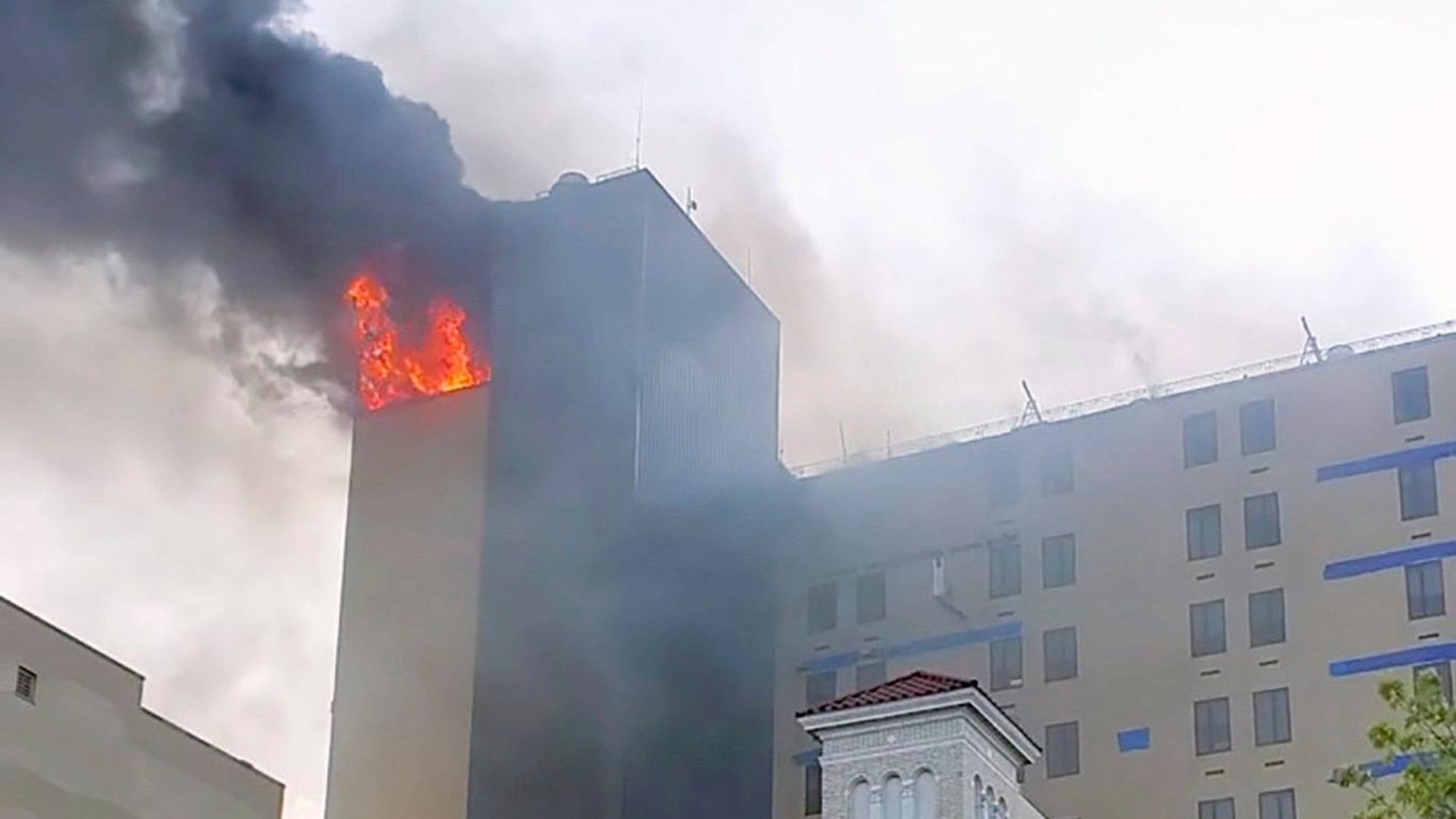 Feuer im St. John's Episcopal Hospital im Stadtteil Far Rockaway in Queens, New York
