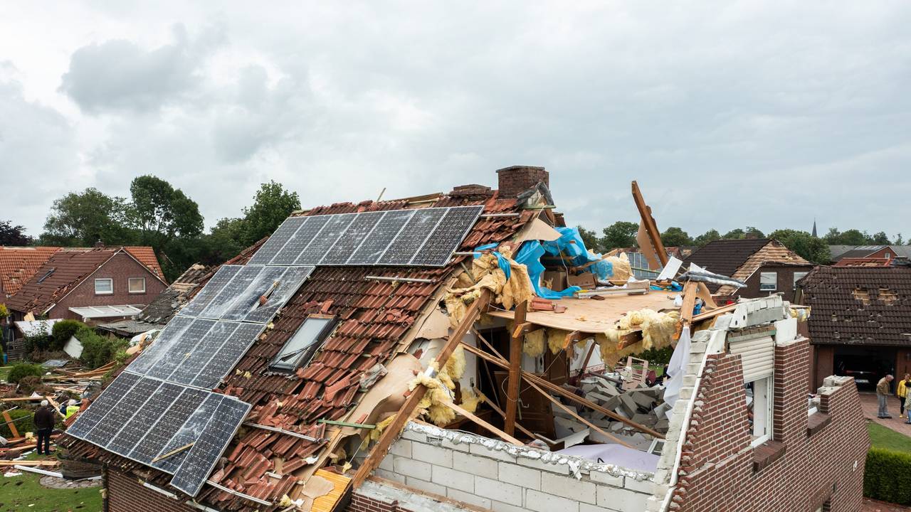 Niedersachsen, Berumerfehn: Ein Haus wurde von einem Tornado zerstört.