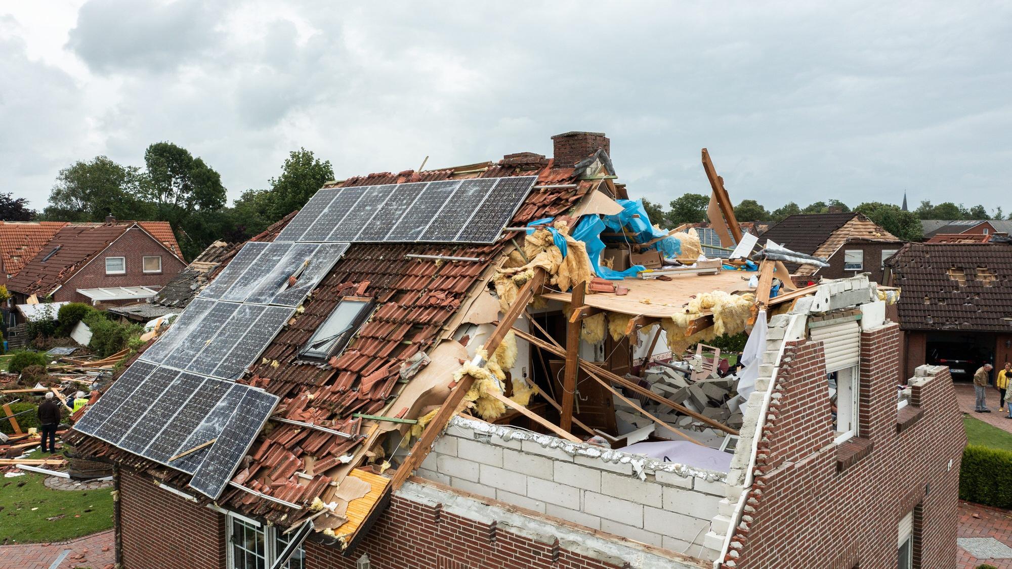 Niedersachsen, Berumerfehn: Ein Haus wurde von einem Tornado zerstört.