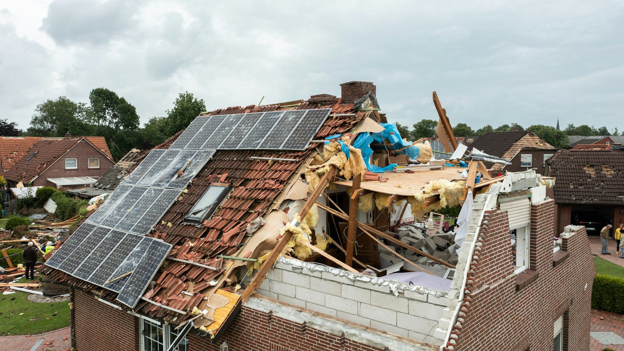 Niedersachsen, Berumerfehn: Ein Haus wurde von einem Tornado zerstört.