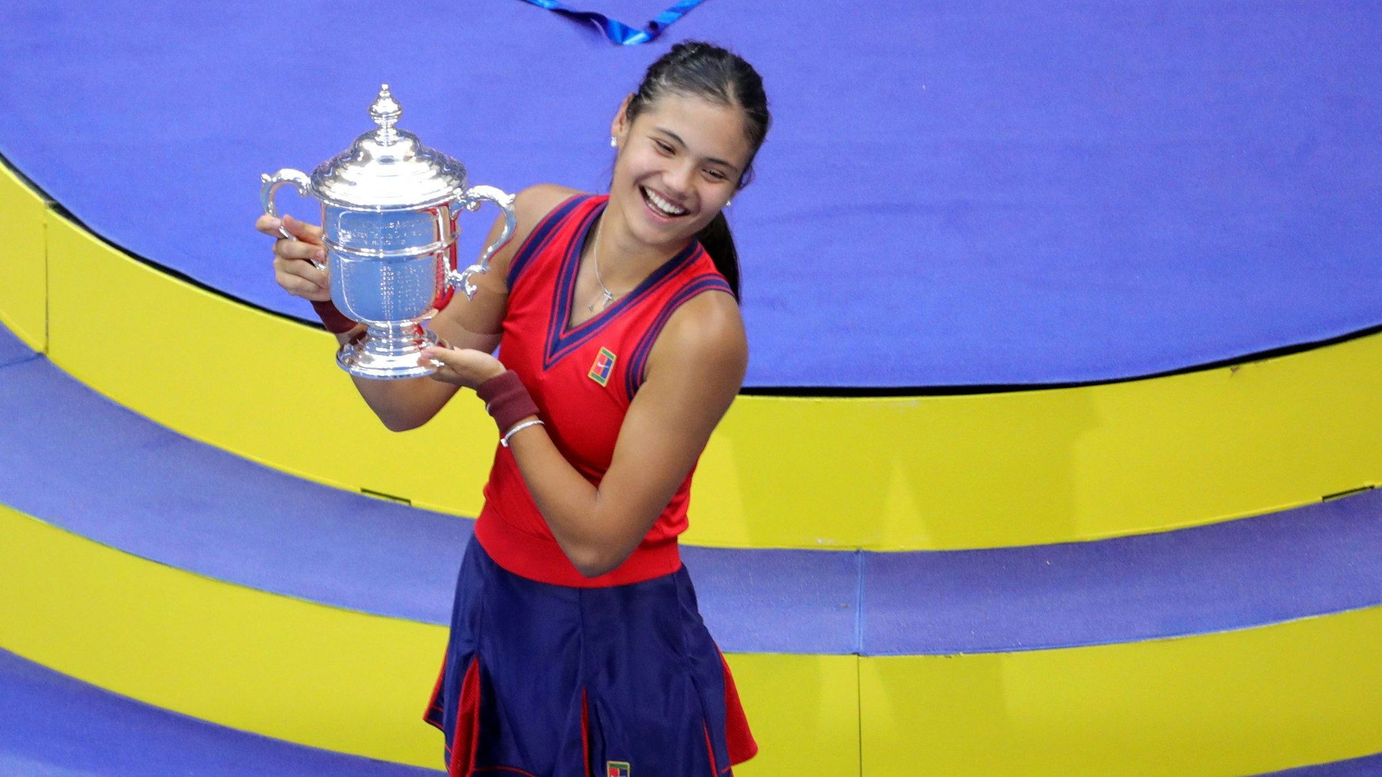 Emma Raducanu freut sich über den Gewinn der US Open