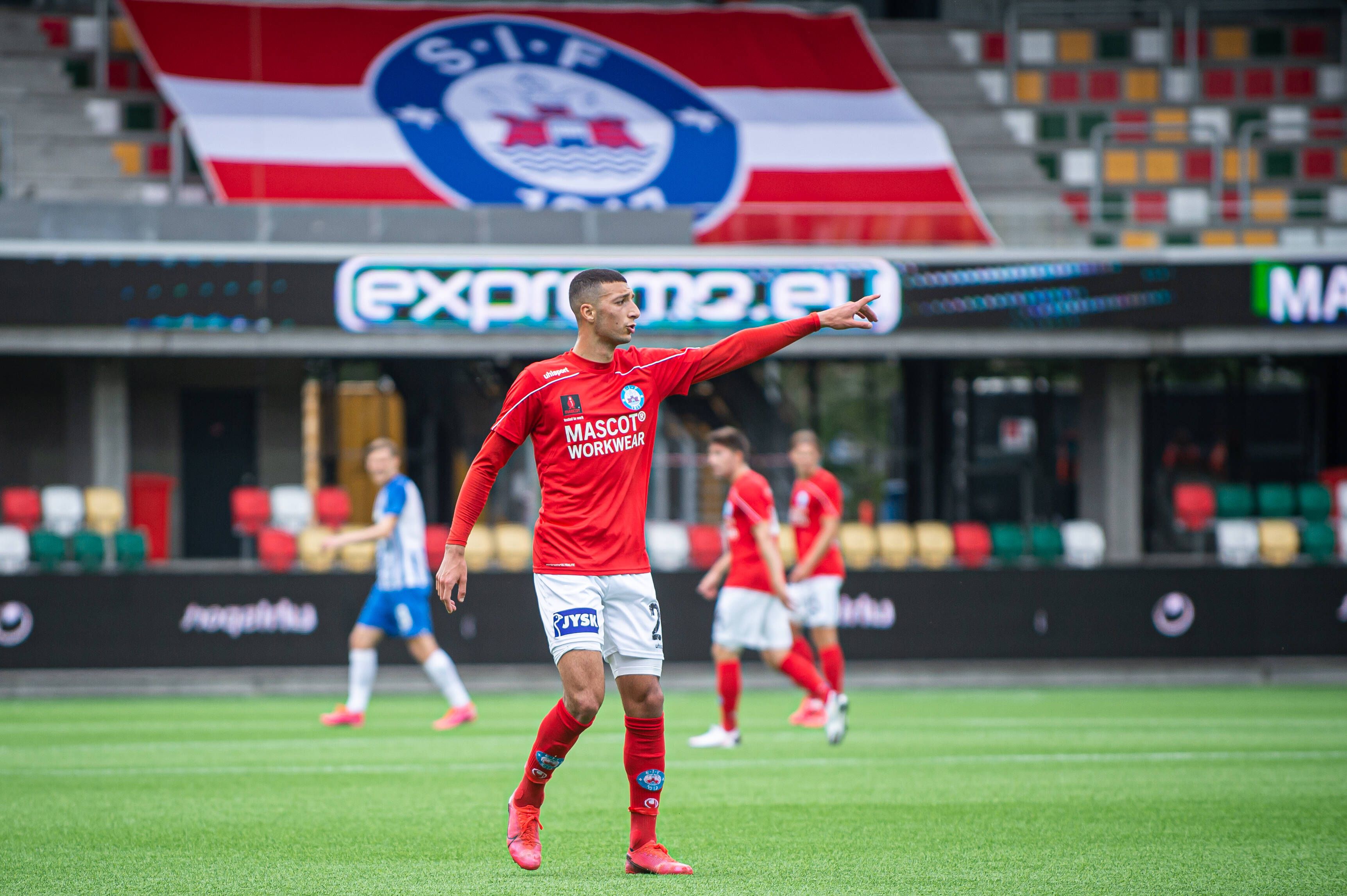 Wessam Abou Ali gestikuliert auf dem Platz