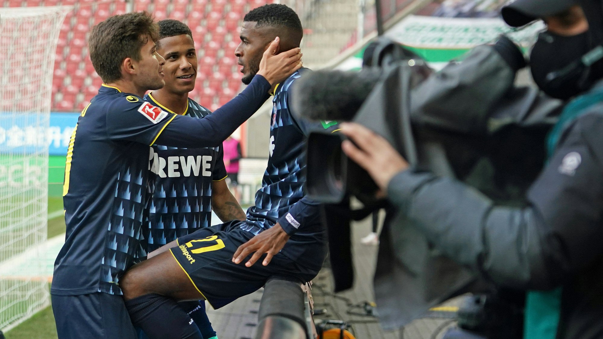 Anthony Modeste jubelt für den 1. FC Köln beim FC Augsburg.