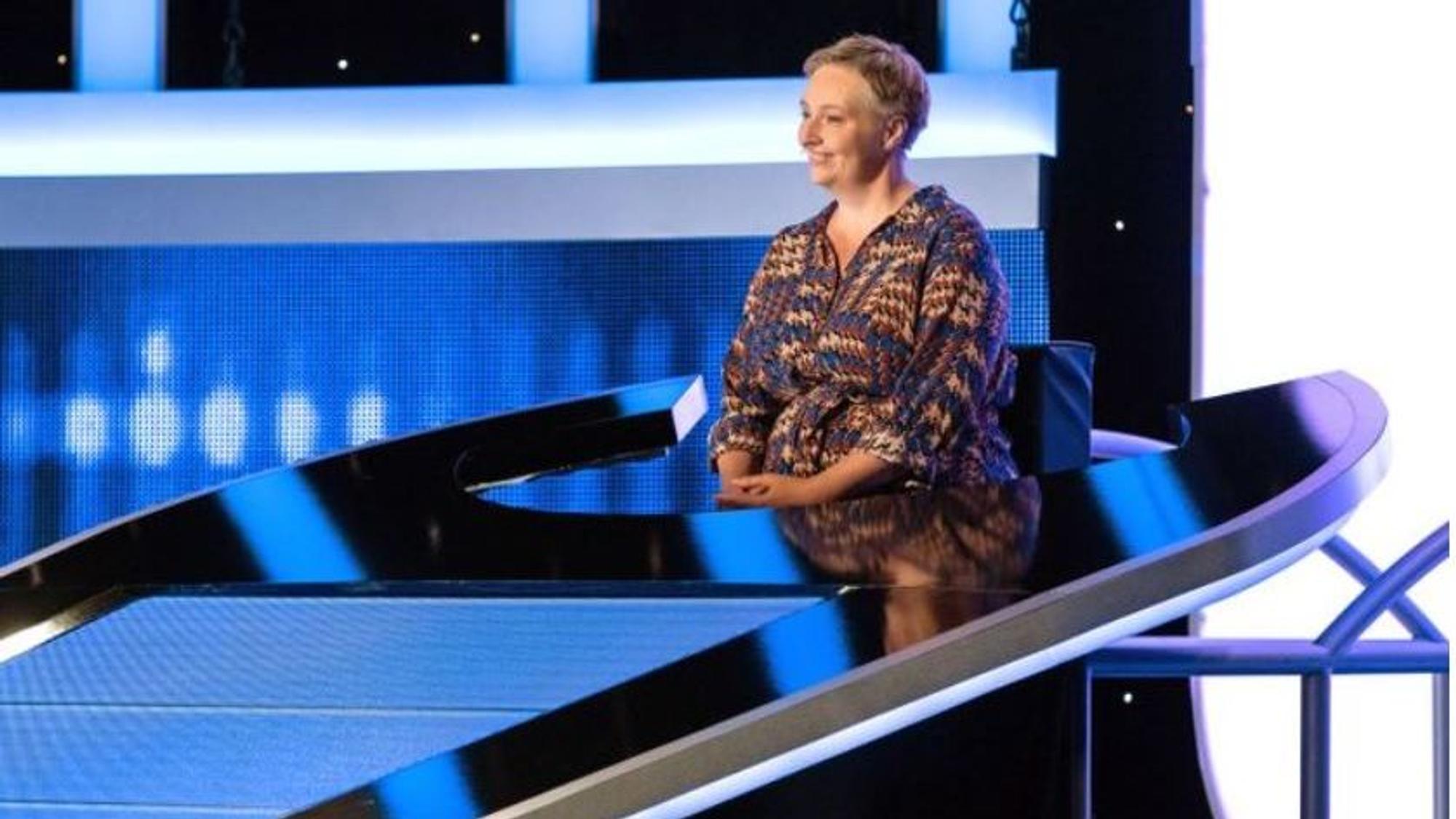 Bereits zu Schulzeiten begeisterte sich Adriane Rickel fürs Quizzen. Seit dem 13.9.21 ist sie die erste Jägerin in der ARD-Quizshow "Gefragt - Gejagt"