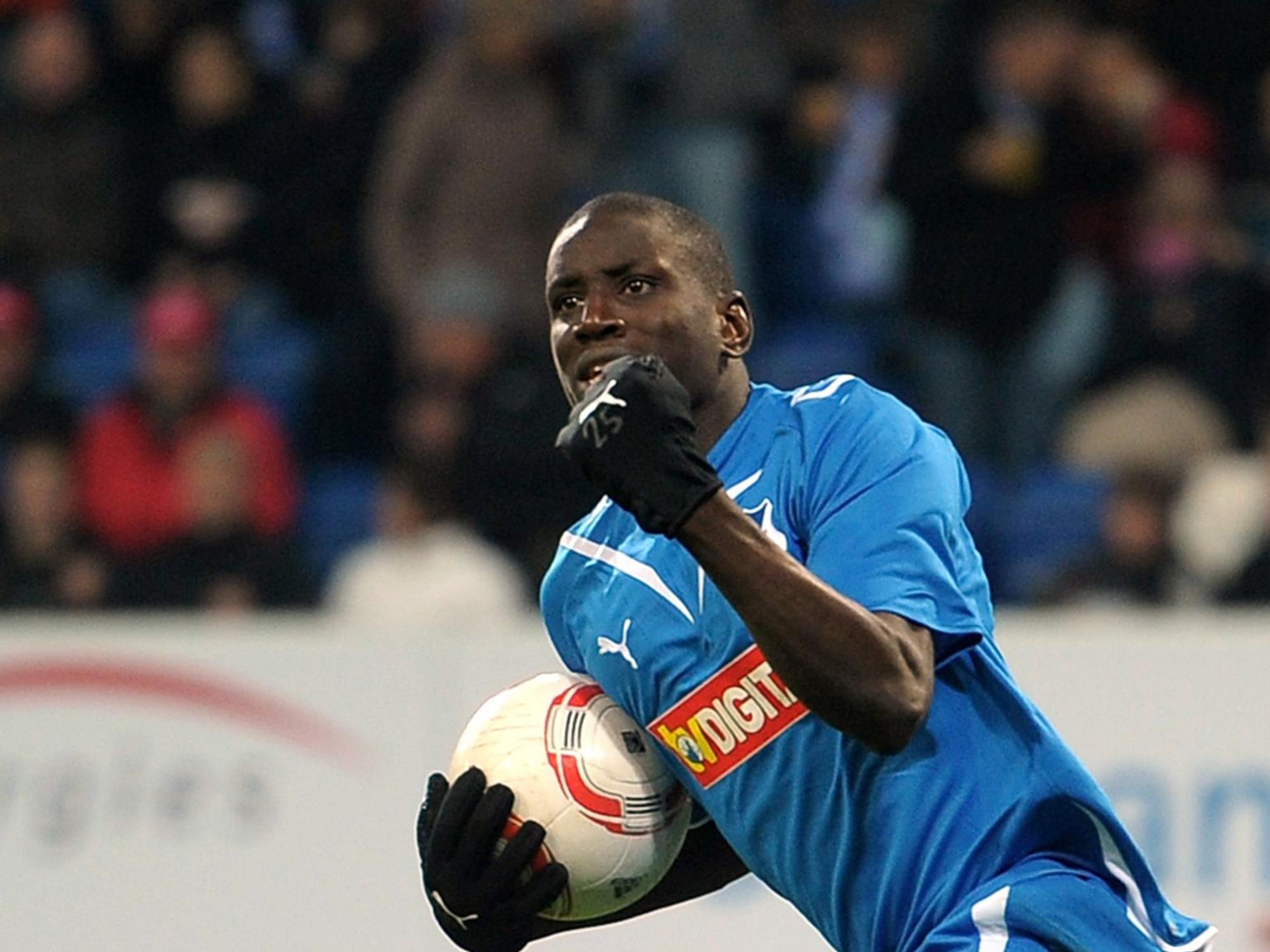 Demba Ba jubelt nach seinem Tor zum 1:1 im Spiel 1899 Hoffenheim gegen Borussia Mönchengladbach.