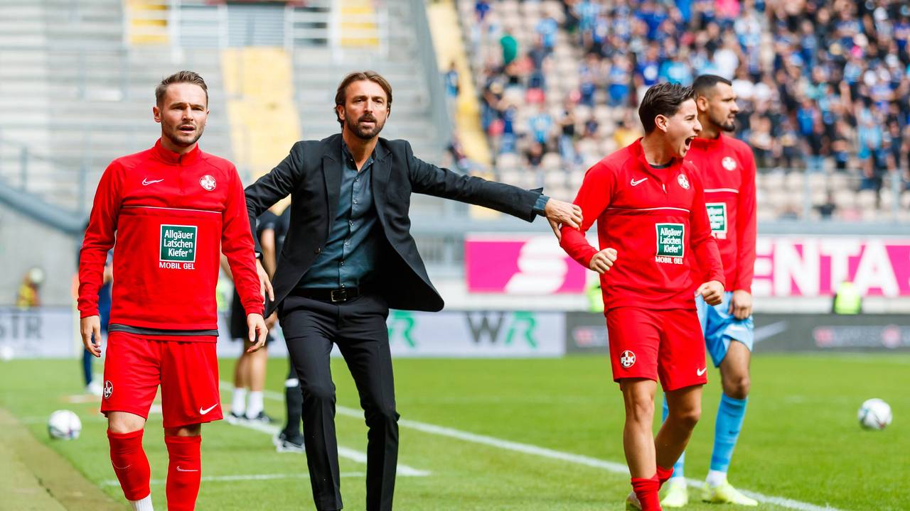 Thomas Hengen hält Marius Kleinsorge und Nicolas Sessa zurück
