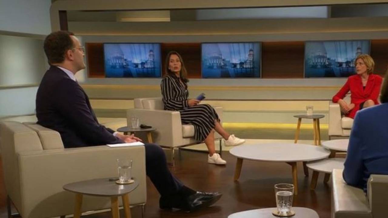 Jens Spahn und Malu Dreyer (rechts), Ministerpräsidentin von Rheinland-Pfalz, lieferten sich einen Schlagabtausch bei Gastgeberin Anne Will.