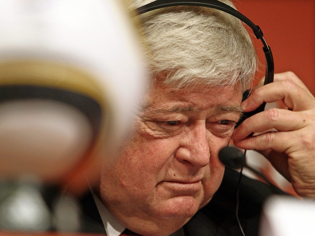 Ricardo Teixeira, damaliger Präsident des brasilianischen Fußballverbandes (CBF) und Präsident des nationalen WM-Organisationskomitees, spricht auf einer Pressekonferenz.