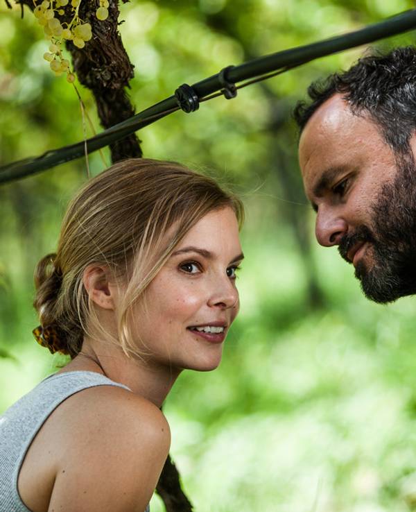 Maike Jüttendonk mit Sami Loris im ZDF-Film Ein Sommer in Südtirol.