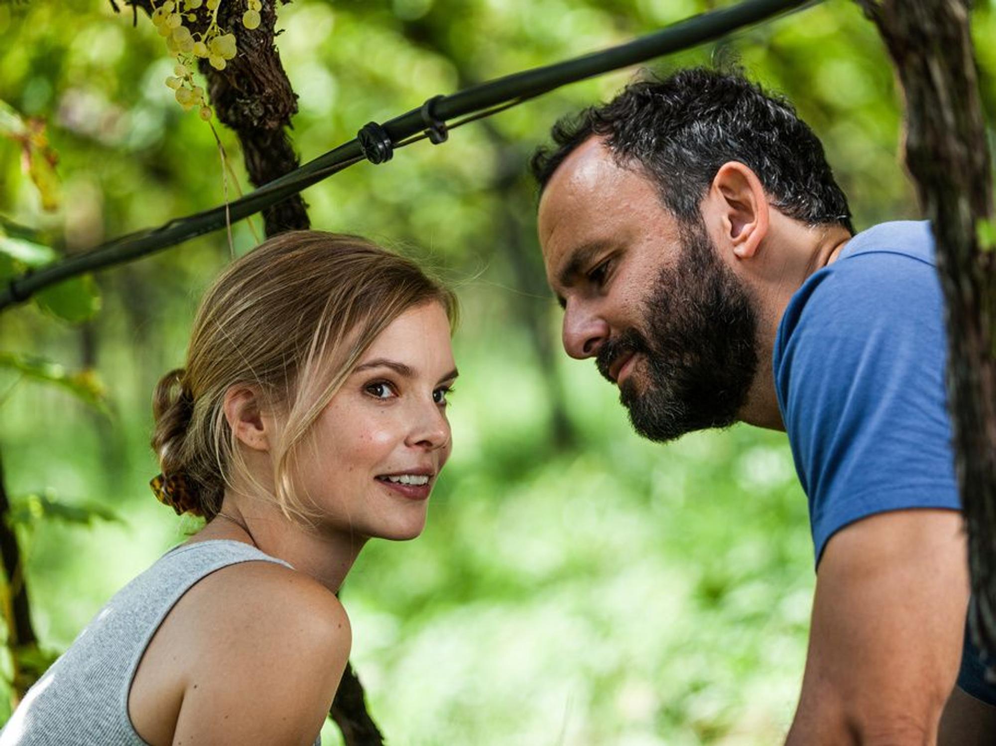 Maike Jüttendonk mit Sami Loris im ZDF-Film Ein Sommer in Südtirol.