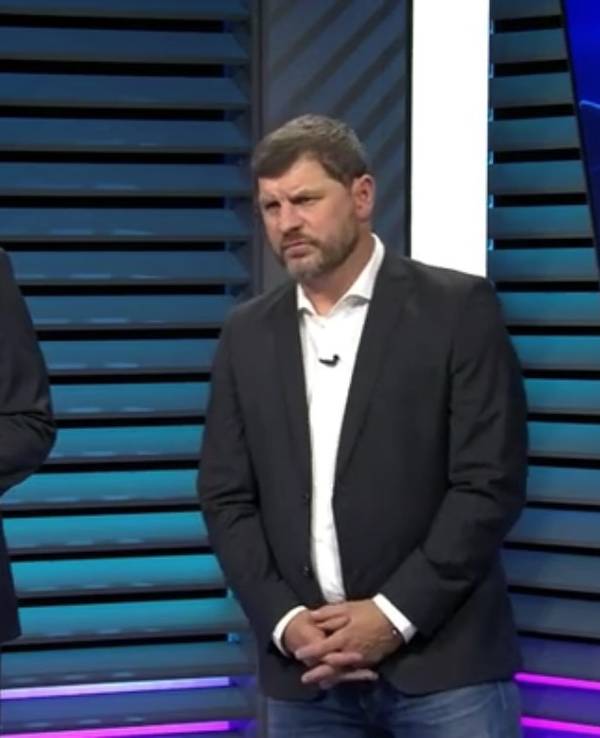Steffen Baumgart neben Patrick Owomoyela im Amazon Prime Studio als TV-Experte.