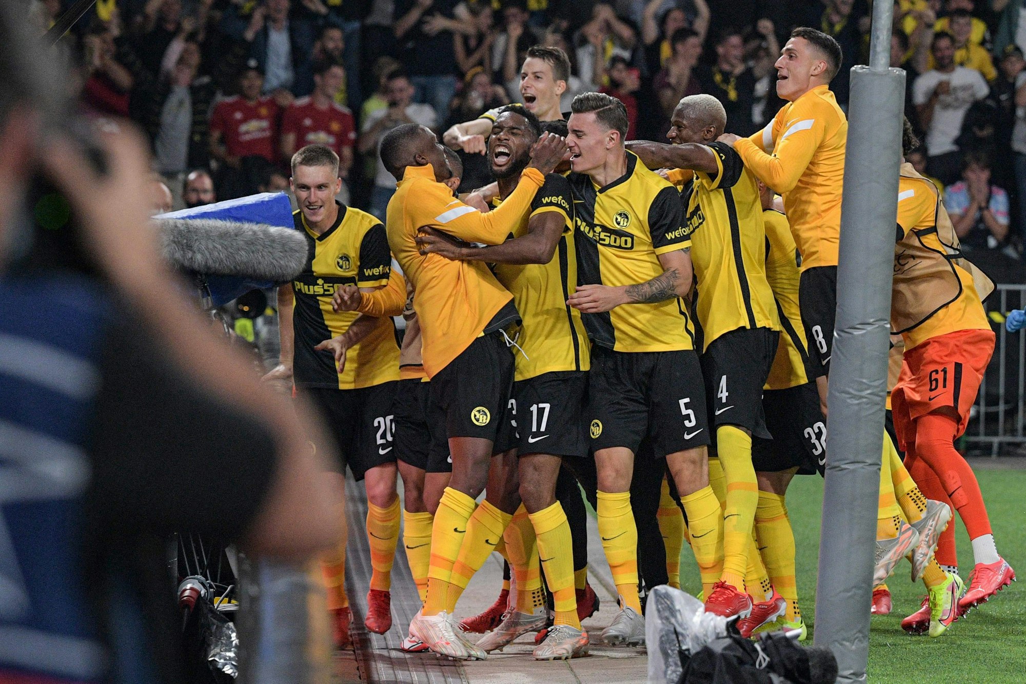 Großer Jubel nach dem Sieg gegen Manchester United bei Young Boys Bern