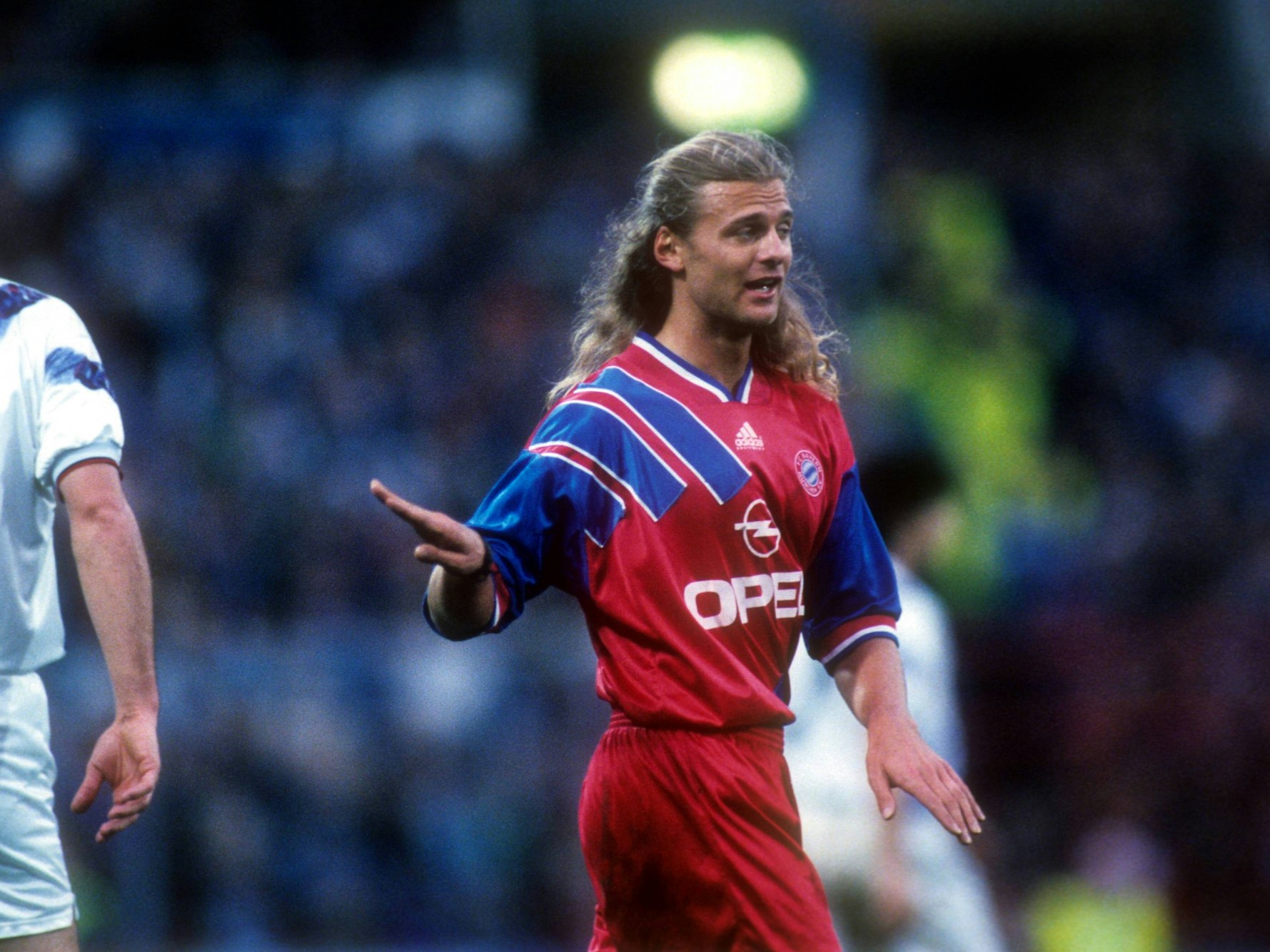 Alain Sutter 1994 im Trikot des FC Bayern München