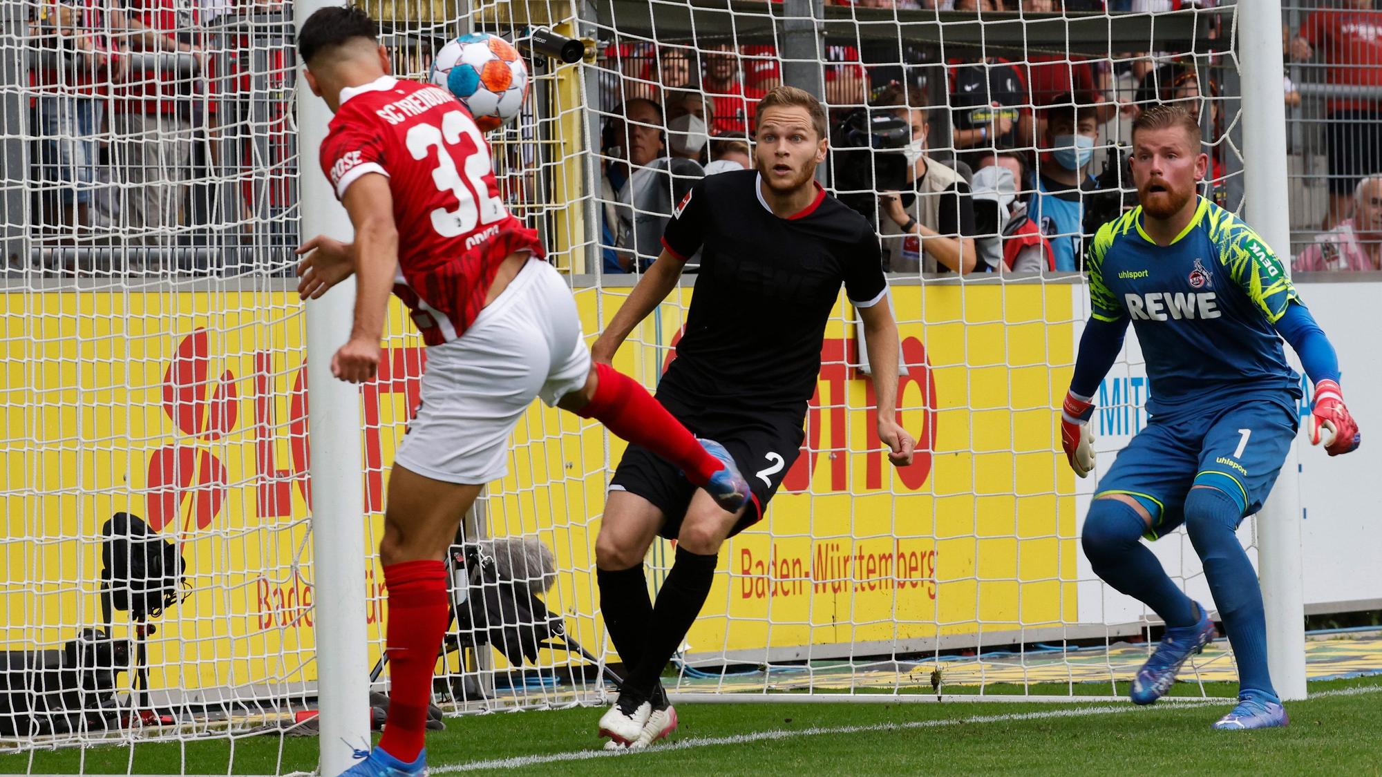 Benno Schmitz spielt mit dem 1. FC Köln beim SC Freiburg.