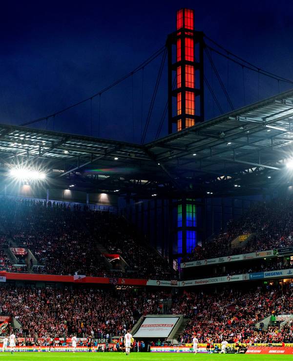 Der 1. FC Köln spielt im Rhein-Energie-Stadion gegen RB Leipzig.