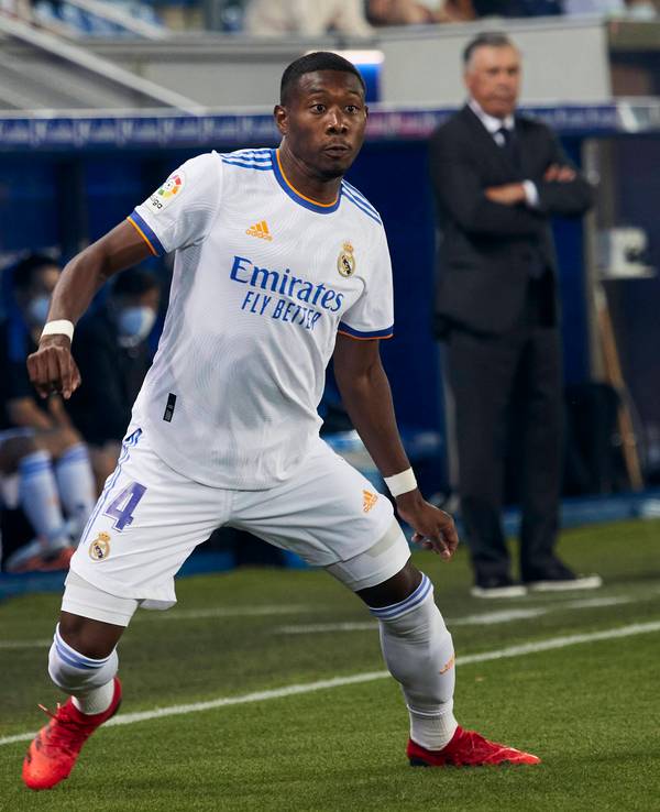 David Alaba an der Seitenlinie