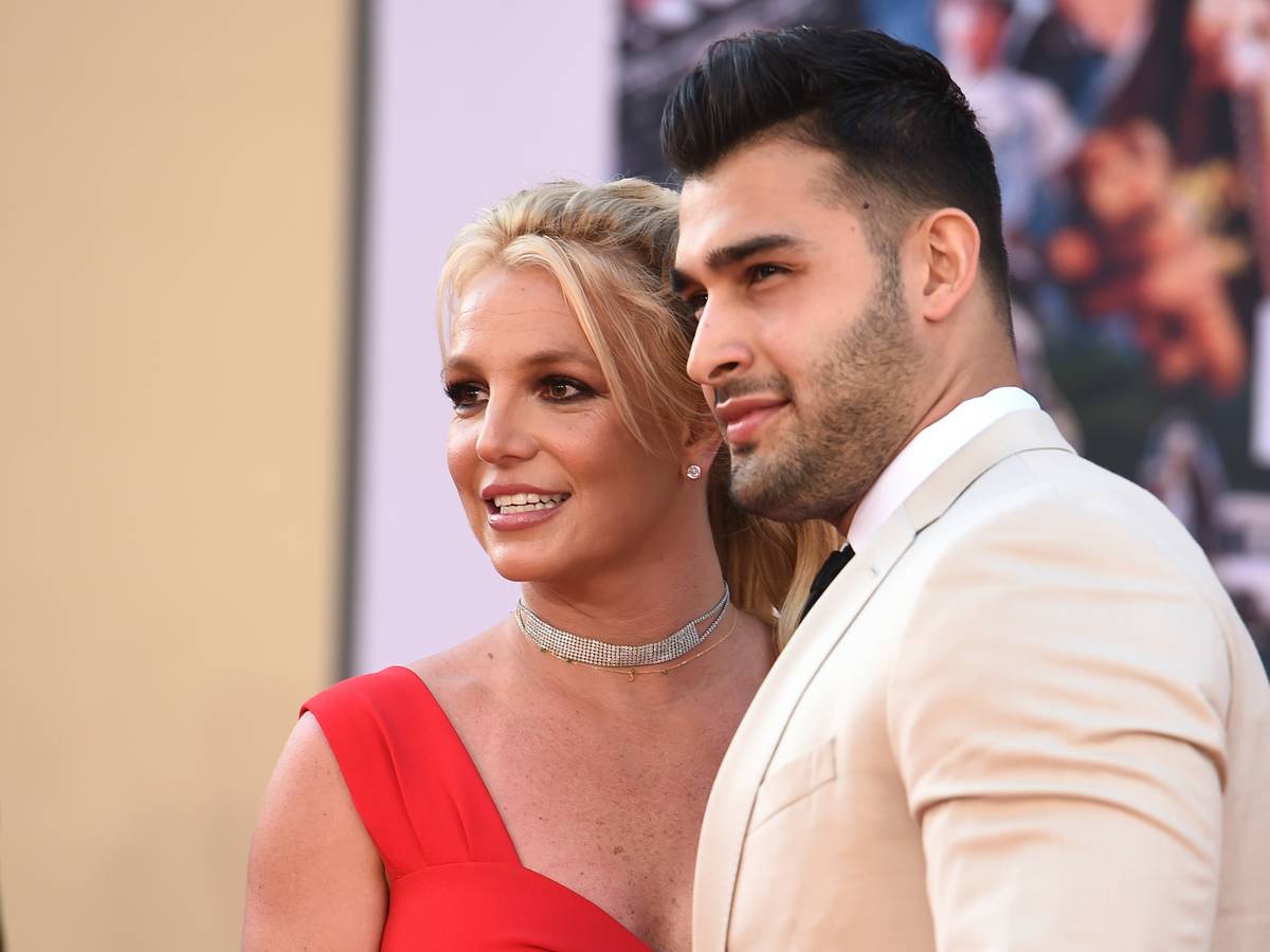 Britney Spears ist mit Sam Asghari, hier 2019 im TCL Chinese Theatre in Los Angeles, verlobt. Um dese Zeit zu genießen, löscht sie ihren Instagram-Account.