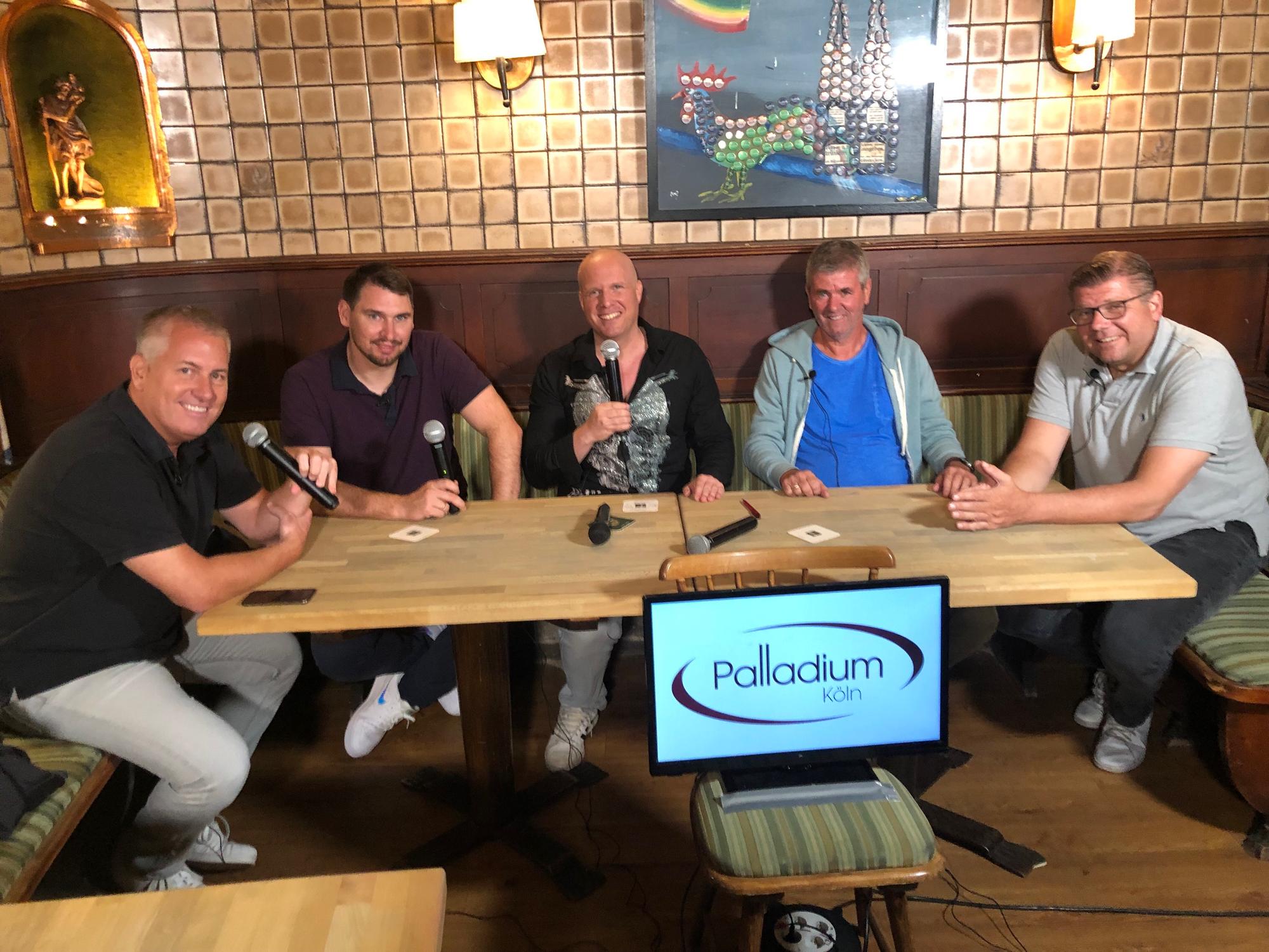 Marcel Schwamborn, Patrick Helmes, Markus Krücken, Friedhelm Funkel und Martin Schlüter bei Loss mer schwade am 16. September 2021.