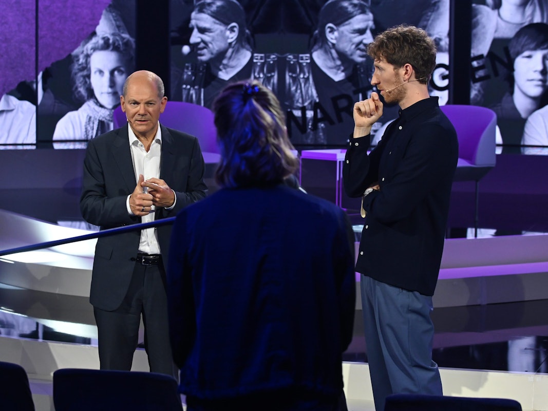 „Die ProSieben-Bundestagswahl-Show“ mit Olaf Scholz: Er beantwortete die Frage einer Aktivistin, die emotional über das dramatische Wohn-Problem in Berlin berichtete.